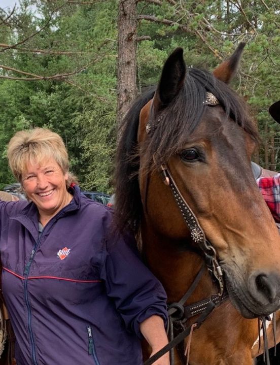 Western ridning på vakre Finnskogen
